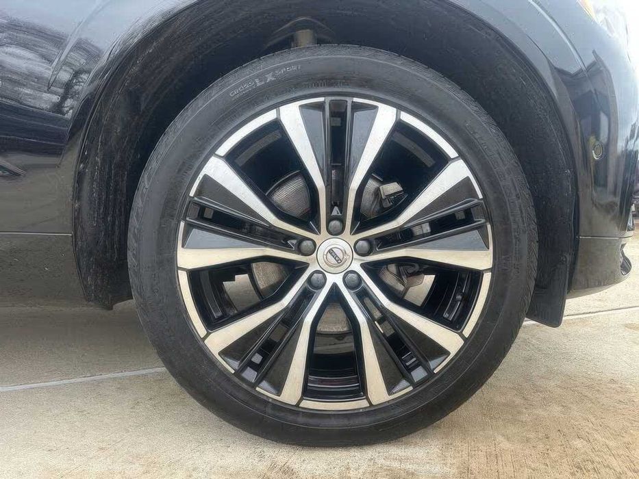 Volvo Xc60      2023