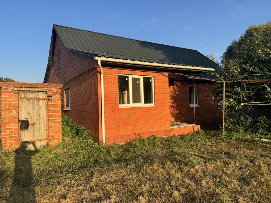 Продам Будинок. Продам будинок 79.4 м² біля річки у м. Ромни, ділянка 8 соток