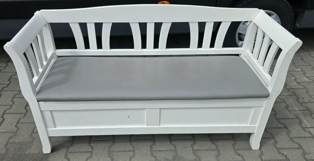 Ławka drewniana ze schowkiem