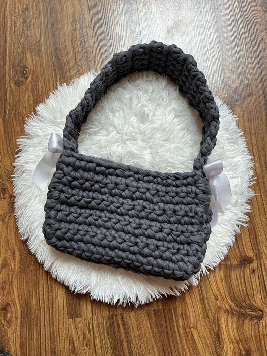 Torebka Handmade z dzianiny w stylu Pinterest, szara z kokardkami