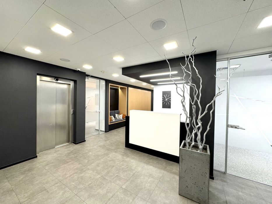 Оренда, офіс 250м2, дизайнерський ремонт, метро Палац спорту. Власник