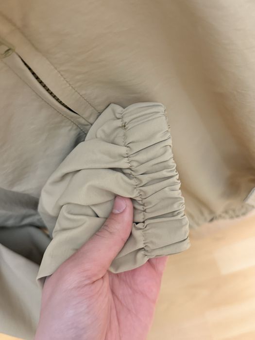 Куртка-бомбер бежева