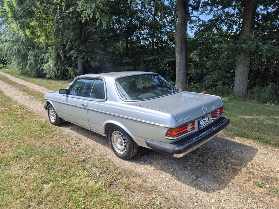W123 Coupe 2.8 C123