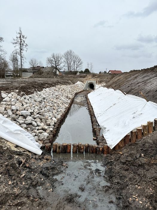 Koparka LONG, wynajem koparki o dużym zasięgu, roboty ziemne