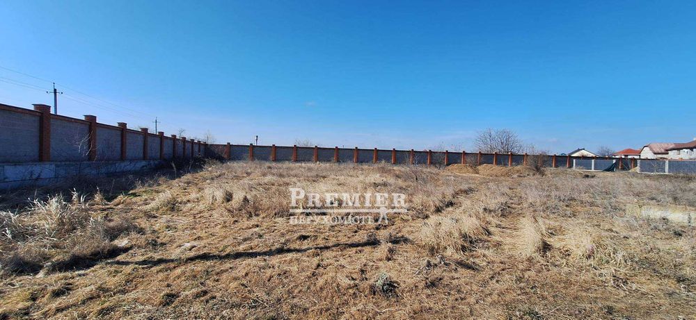 Продаж фасадна ділянка с. Молодіжне