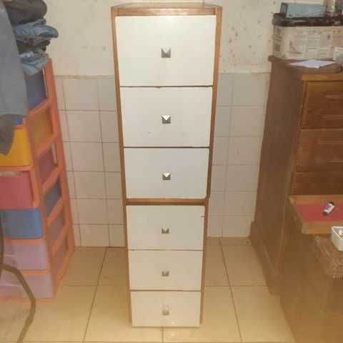 Par de comodas em madeira