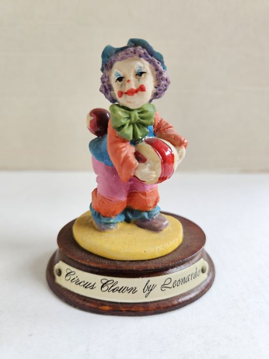 Conjunto 2 Figuras Palhaço de Circo Leonardo