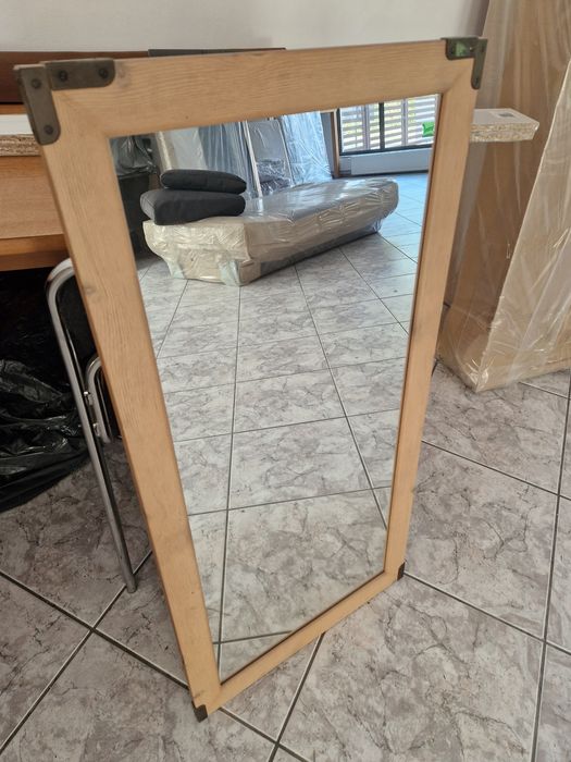 Lustro ścienne wiszące