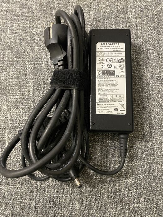 Адаптер для ноутбука