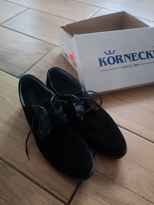 Sprzedam buty komunijne.