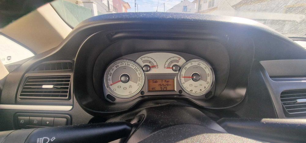 Fiat Linea 1.6 JTD - Gasóleo - 193.000 kms.
