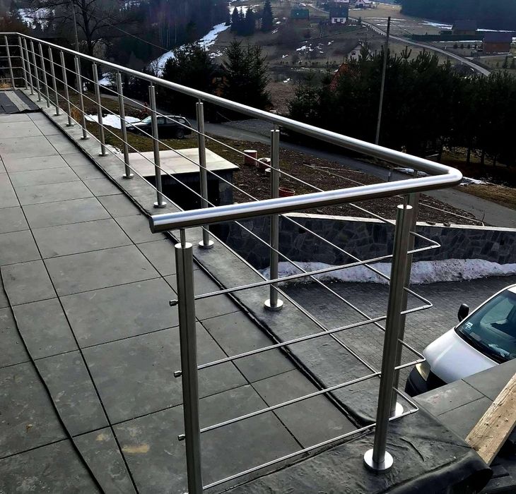 Balustrady ze stali nierdzewnej, malowane i inne.