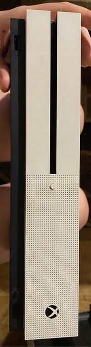 Konsola  Microsoft Xbox One S (model 1681)