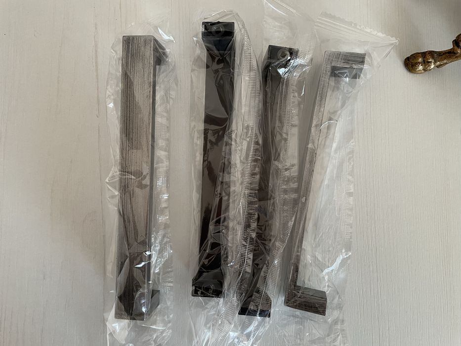 Ручка меблева нова!