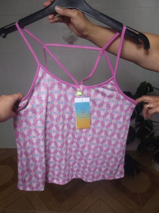 Top novo da Bershka com etiqueta L