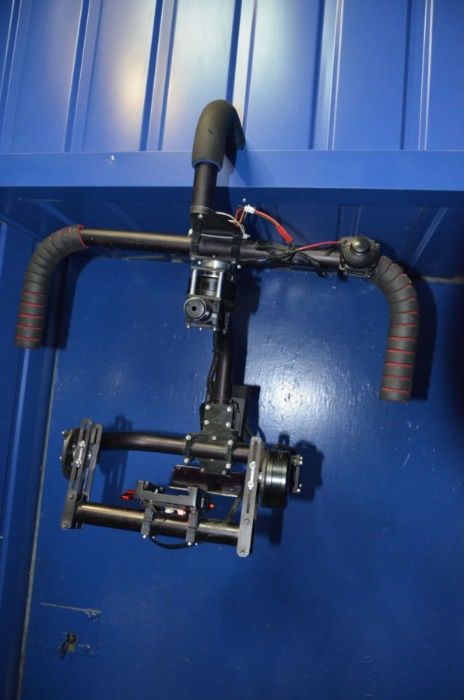 Трехосевой стабилизатор steadicam стедикам