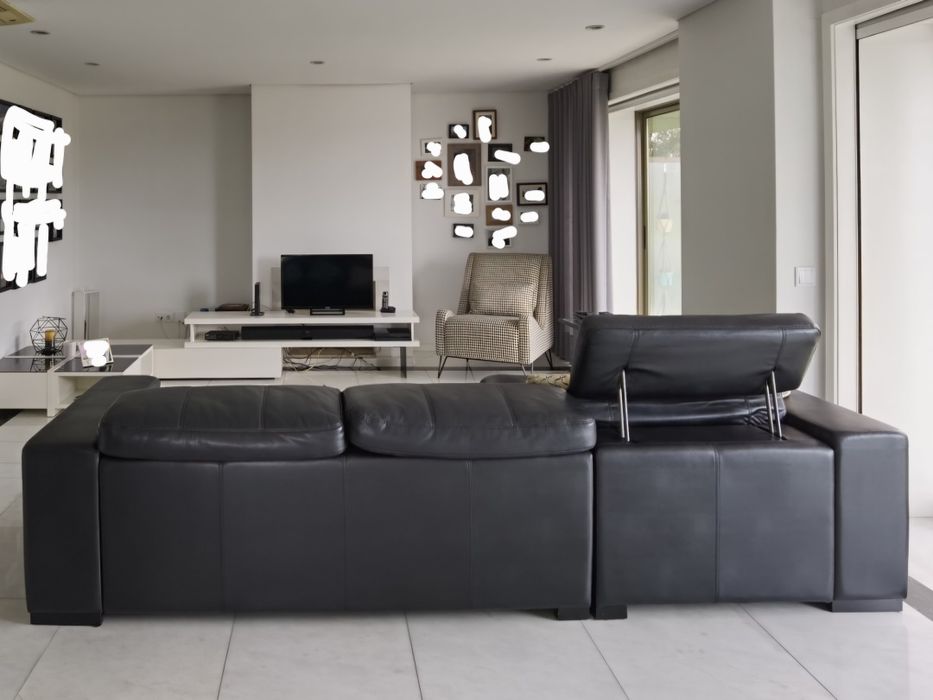 Sofá com chaise longue em pele