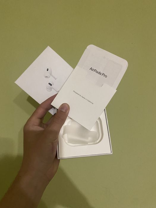 Продаю air pods 2 pro ідеал !