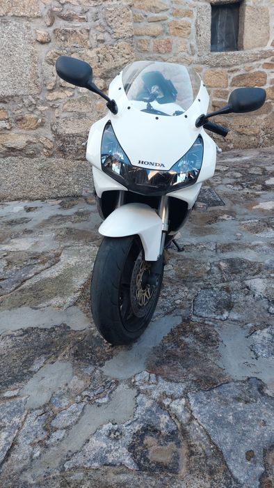 CBR954 branca 2002