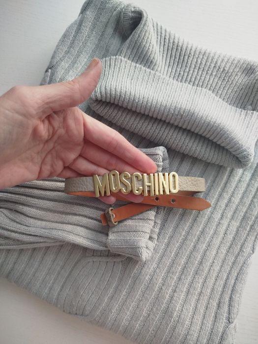 Bransoletka  szara z literami MOSCHINO