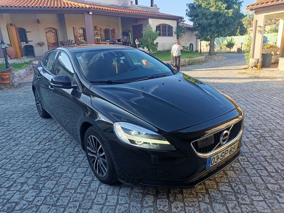 Carro Volvo V40
