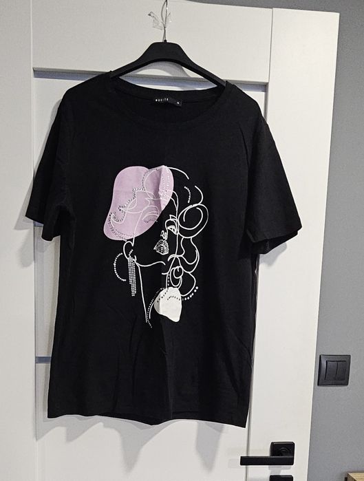 Mohito czarny tshirt z wizerunkiem eleganckiej kobiety