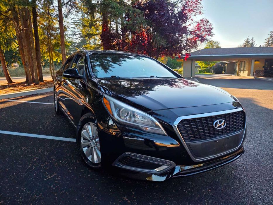 Hyundai Sonata Hybrid SE      2017