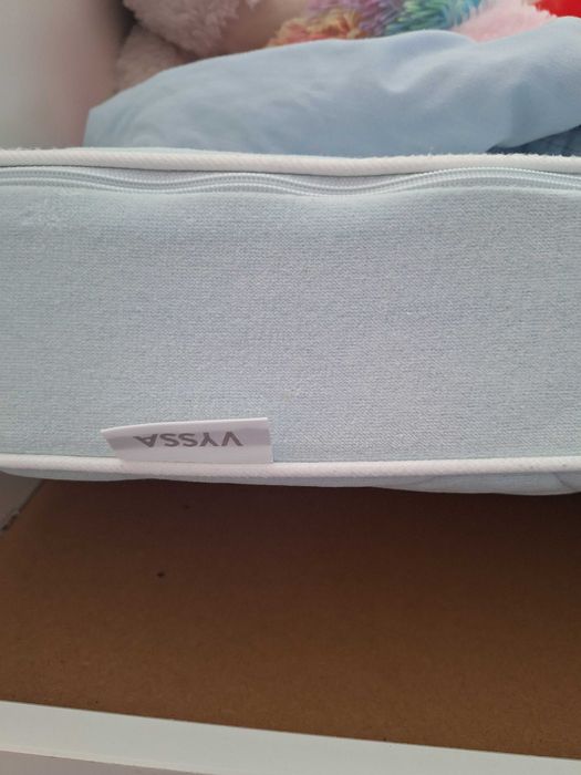 Berço Ikea com arrumação e colchão