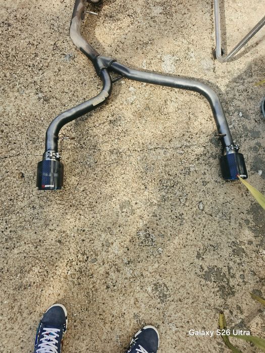 Escape BMW E 87 com duas saídas em inox e carbono
