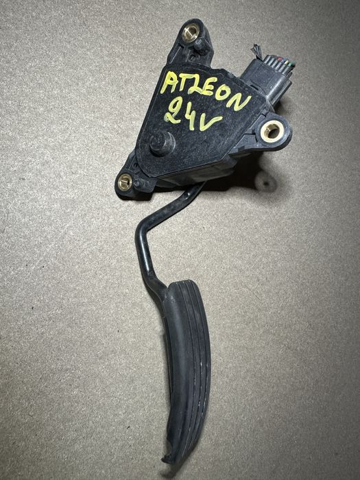 Pedal Nissan Atleon