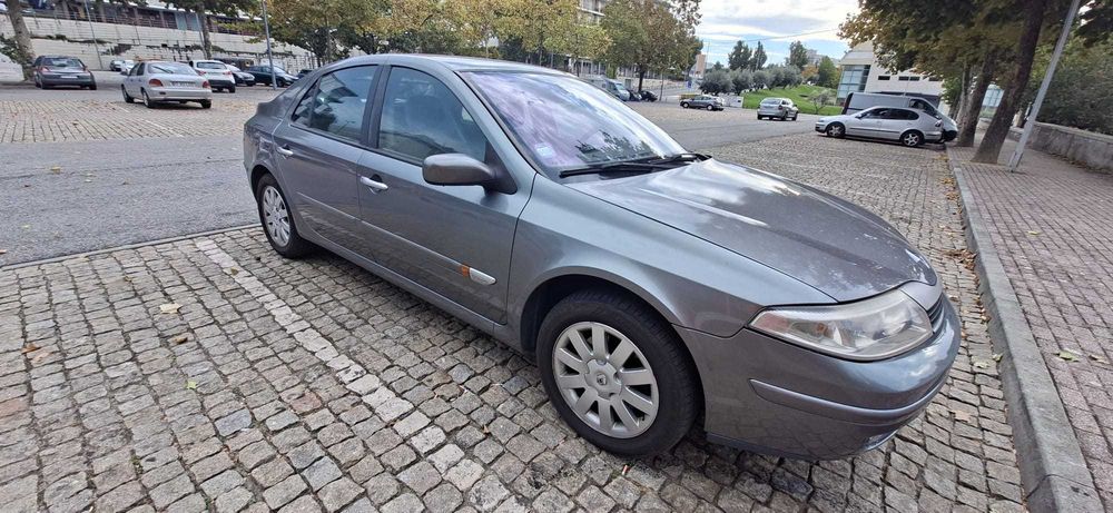 Renault Laguna 1.9 dCi Privilège – 2002 | Cinzento