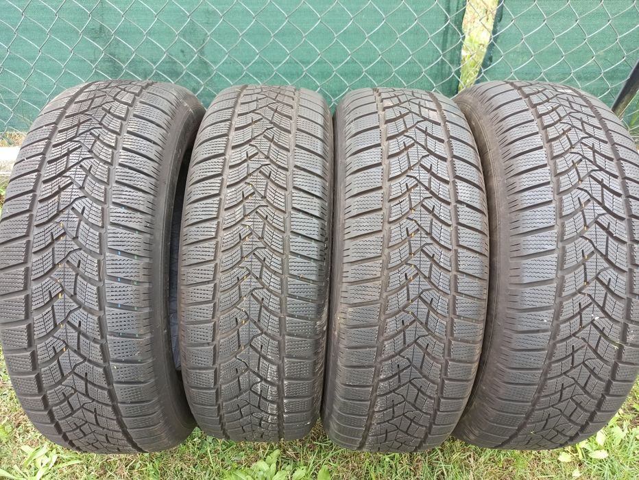 Dunlop Winter Sport 5 235/65 R17 104H – DOT 43/24