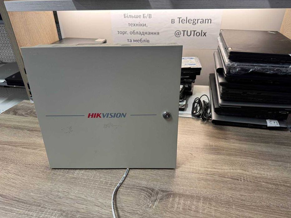 Контролер доступу Hikvision DS-K2604T