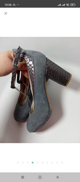 Жіночі туфлі Clarks, нові 
дуже круті і зручні
розмір 39
по устілці 25