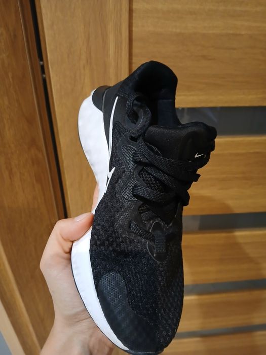 Buty nike renew  38