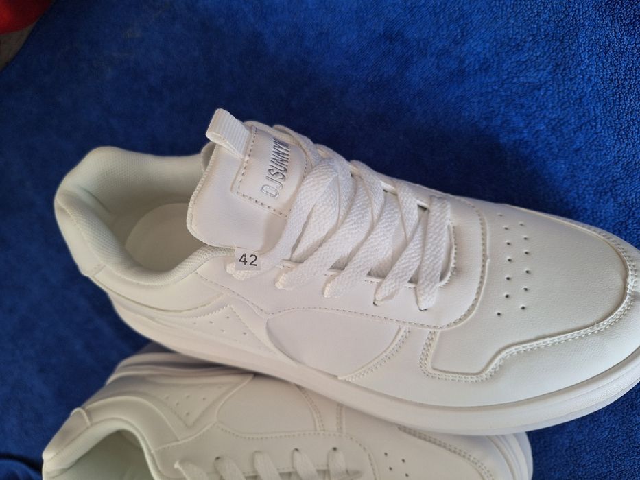 Damskie białe buty sportowe 42,wkładka 26,5 cm