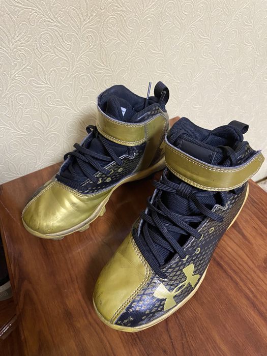 Футбольні кеди підвищені