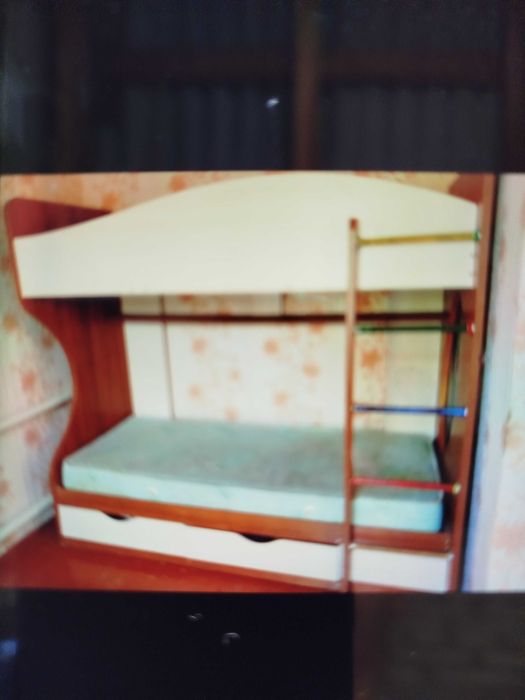 Продаю двоярусне ліжко