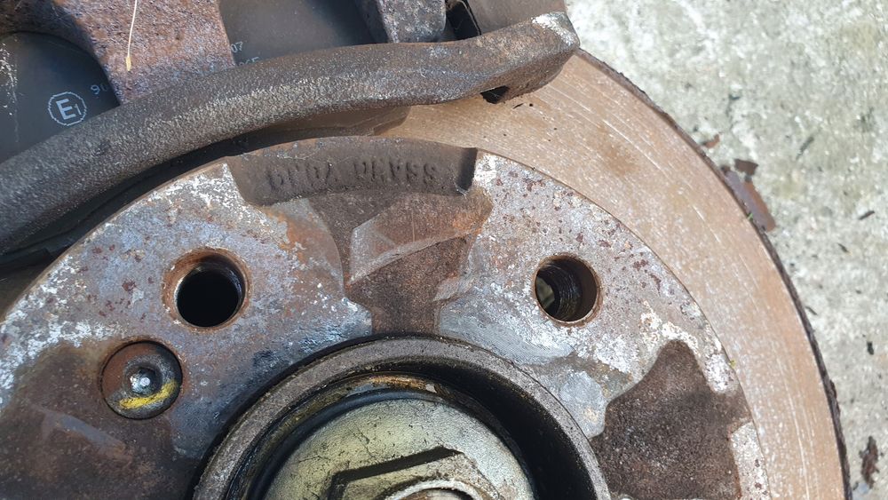 ssangyong rodius 2 ii turismo 13- 2.0 xdi 2wd zwrotnica prawa przednia