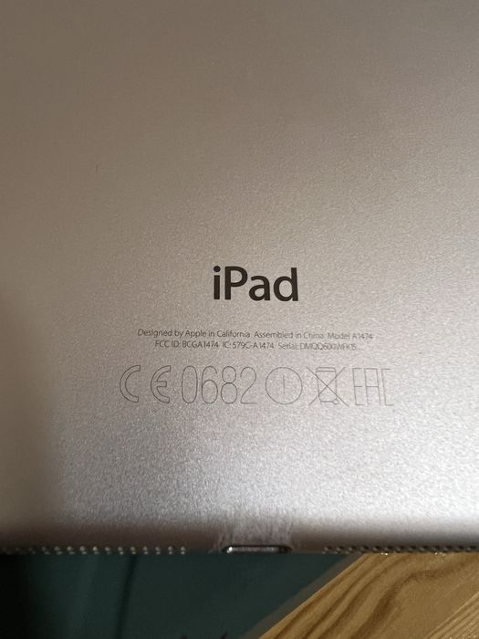 Планшет APPLE iPad Air 32GB модель A1474 білий