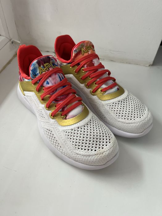 Кросівки для фітнесу APL KELSEY WELLS Limited Edition 38 розмір 24 см
