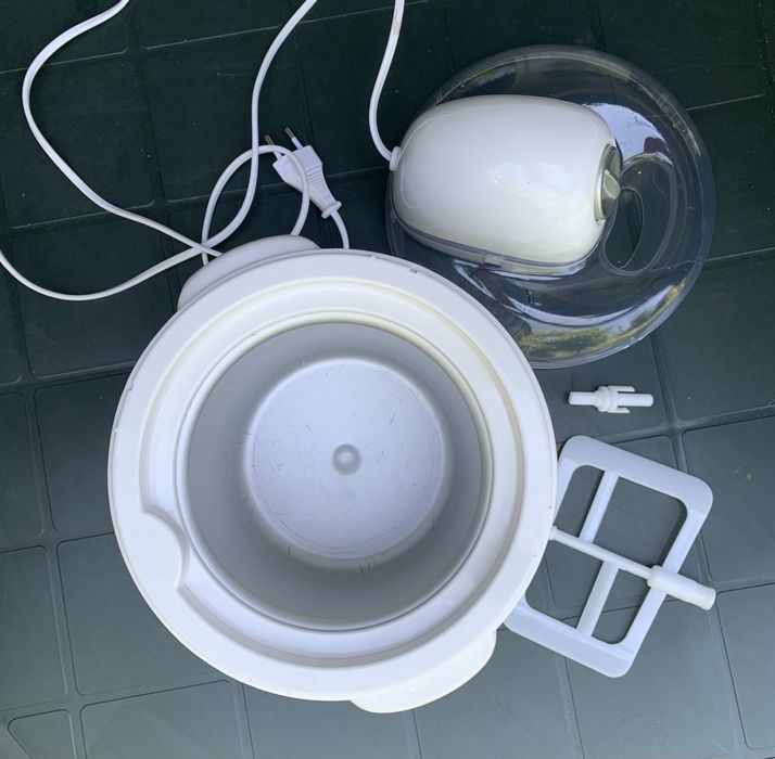 Аппарат для приготовления мороженного и йогурта Clatronic ICM 3225