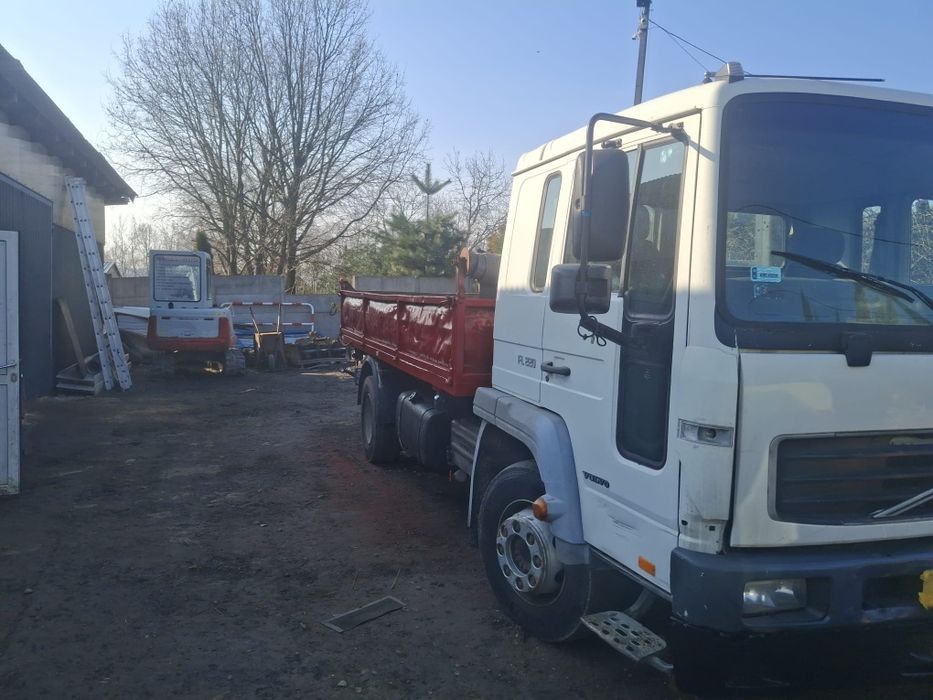 Sprzedam auto ciężarowe  Vovolvo FL 220