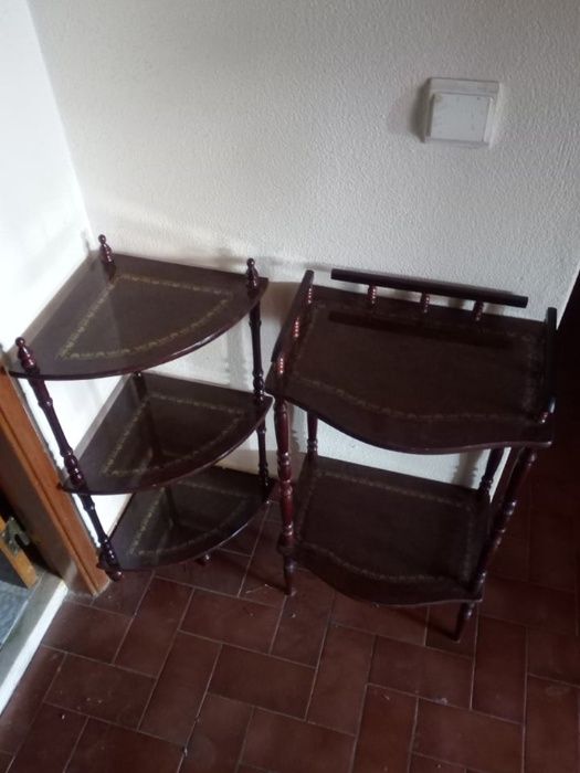 Mesas de apoio de madeira em estilo - vintage