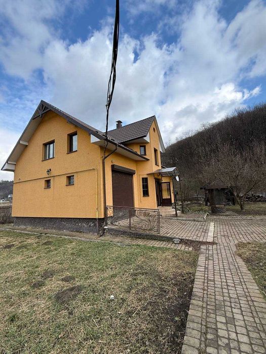 Продається добротний будинок біля лісу в селі Драчинці