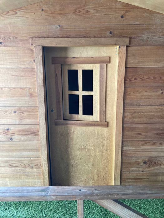 Casinha em madeira para crianças