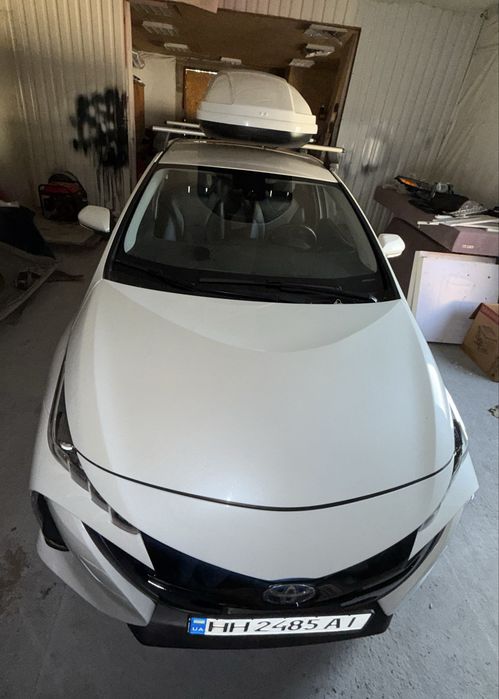 TOYOTA PRIUS 2017
