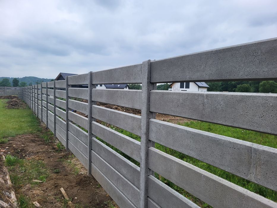 Ogrodzenia betonowe montaż przęsła dwu stronę