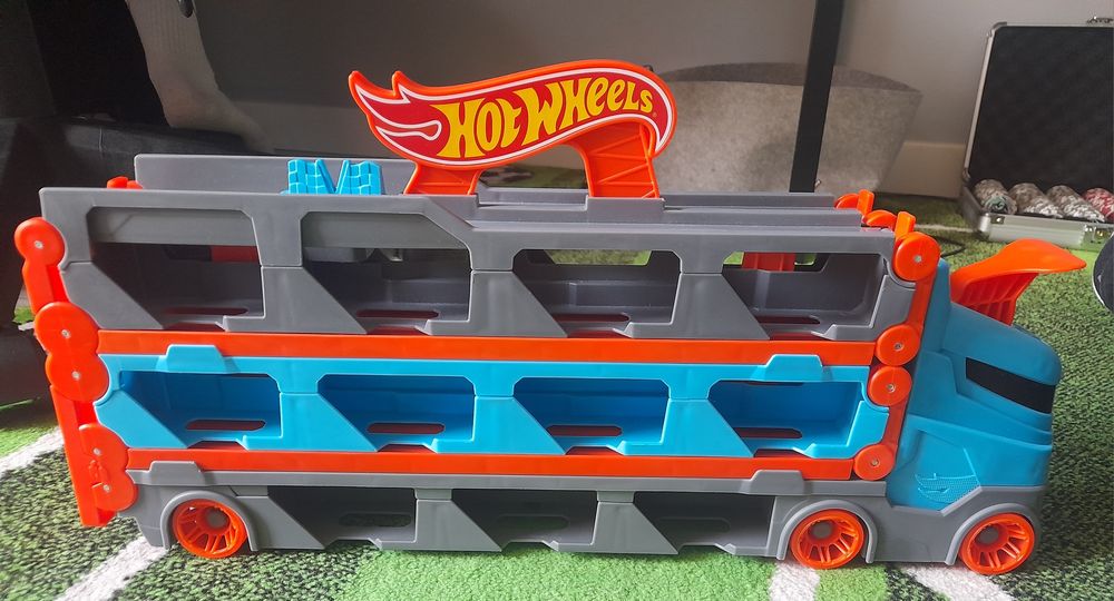 Hot Wheels City Transporter Ciezarowka