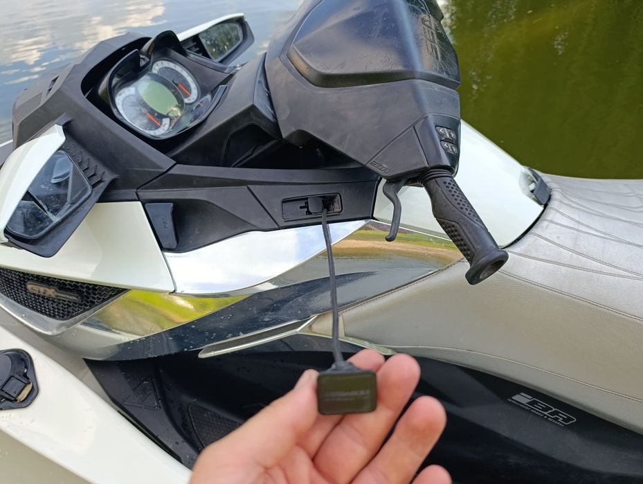 Гідроцикл BRP GTX LIMITED 300+ кінських сил